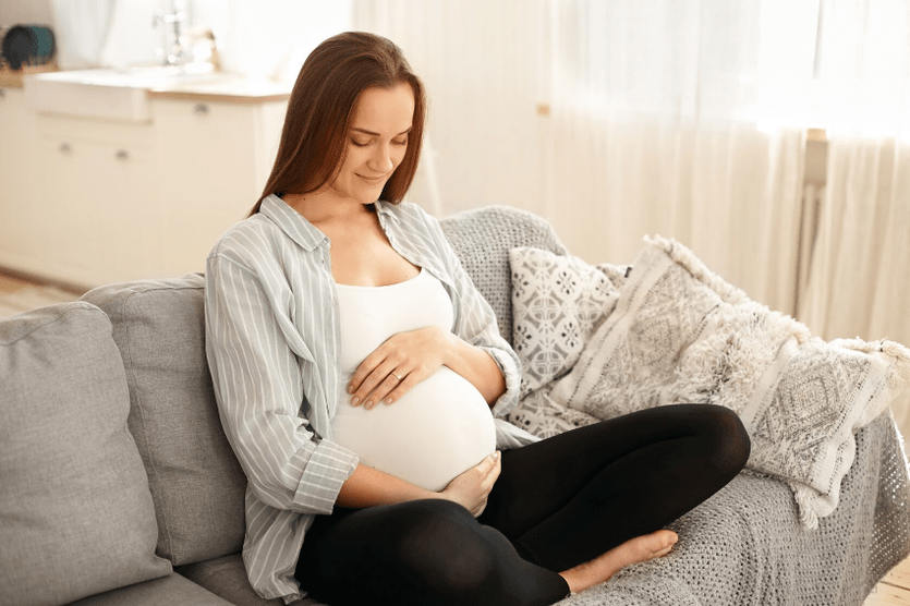 Regular rest helps pregnant women relieve back pain in the lumbar region