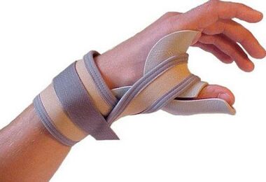 Fixing the thumb of the hand due to injury